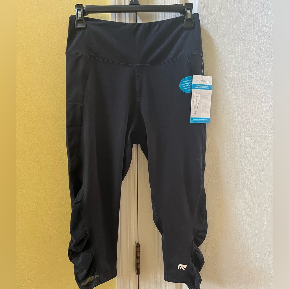 NWT Marika Carrie Tummy Control Slimming Capri Size Medium
